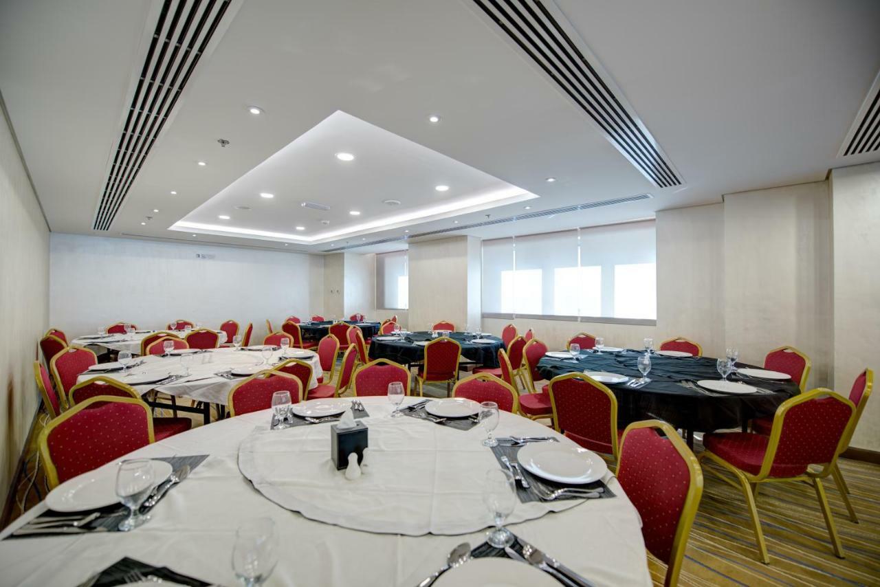 Center Hotel Sharjah Eksteriør bilde